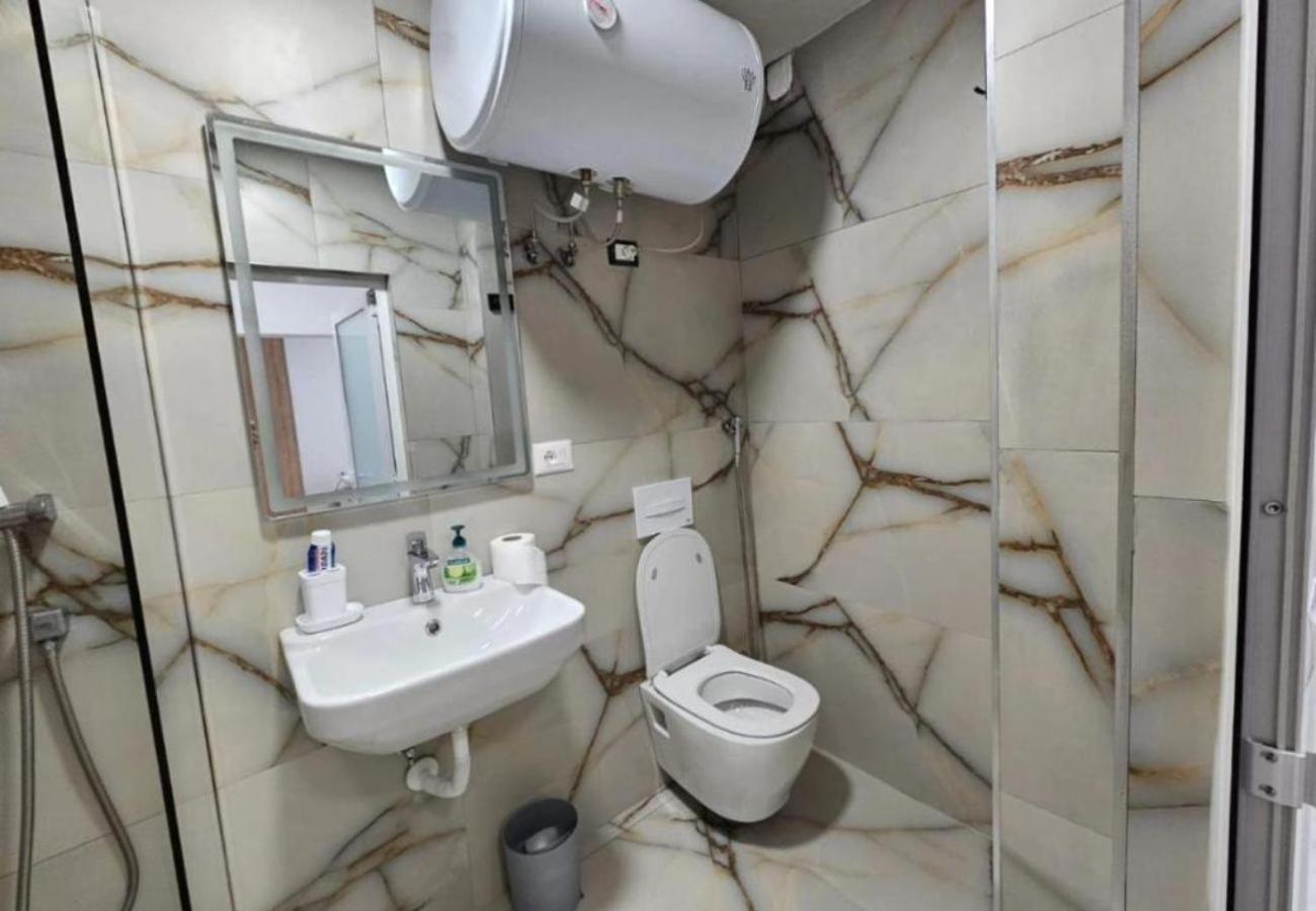 Kalpazo Myslym Shyri Tirana Apartment Luaran gambar