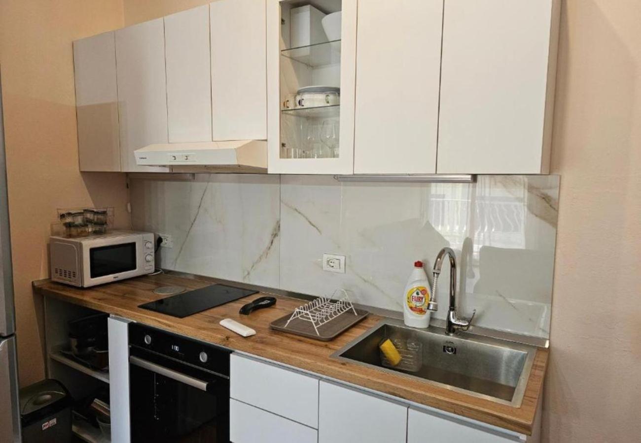 Kalpazo Myslym Shyri Tirana Apartment Luaran gambar